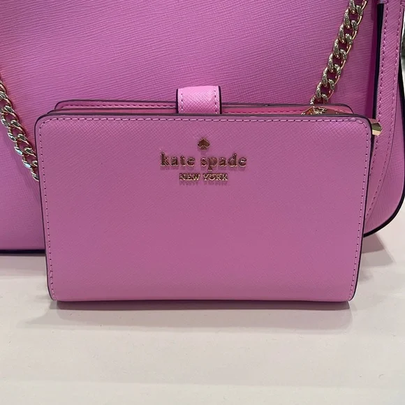 Kate Spade Madison Medium Bifold Wallet
Surf Pink
NWT - Picture 1 of 16